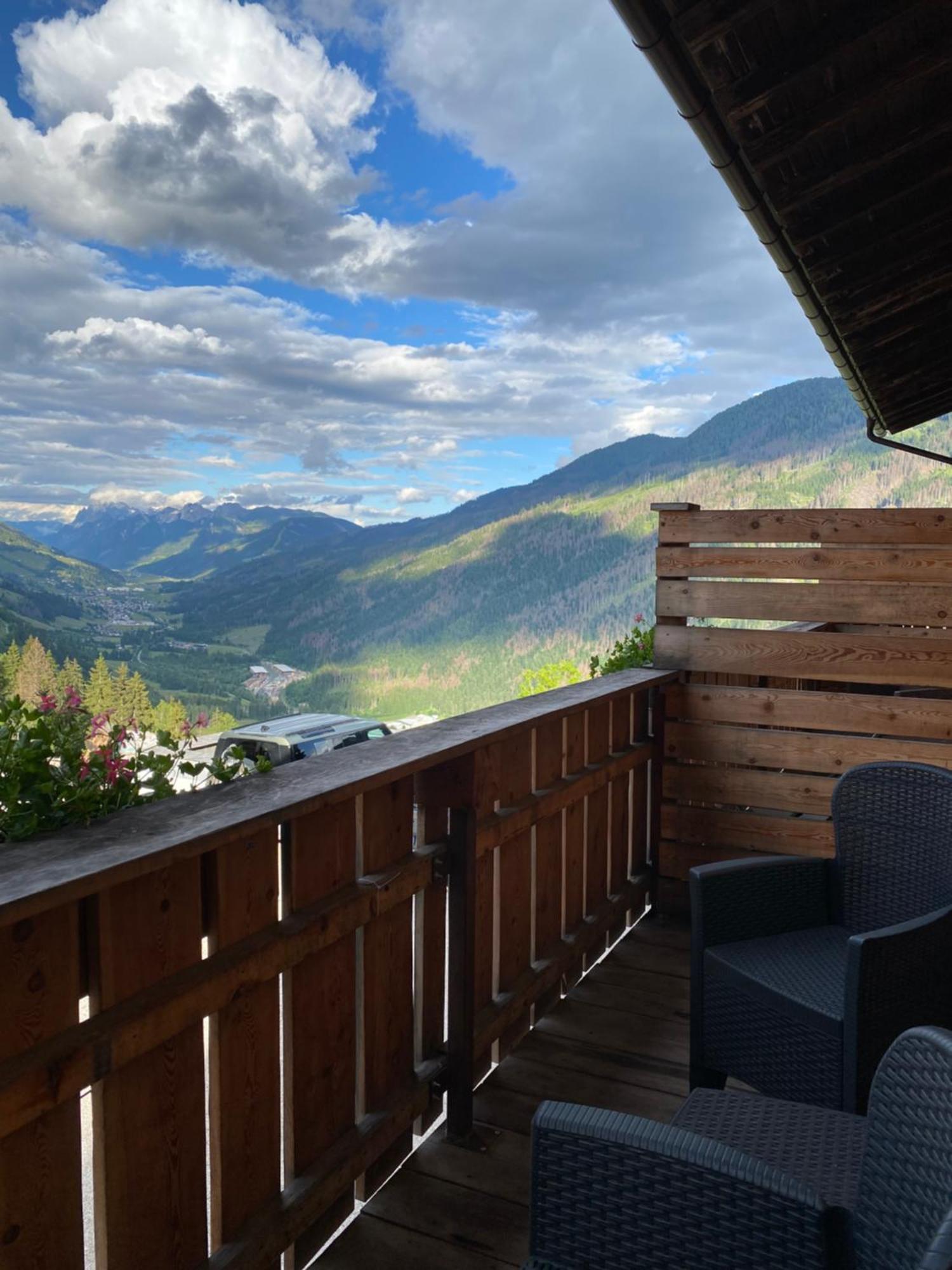 Hotel Almhof Innichen Exteriör bild